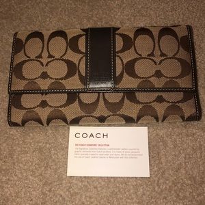 Coach wallet brown and perfect condition